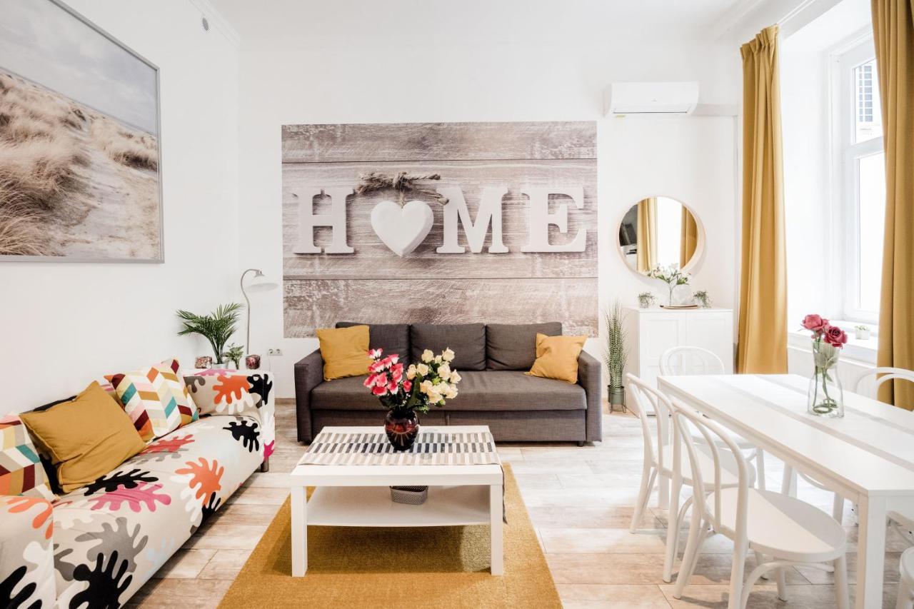 Lavender Apartment บูดาเปสต์ ภายนอก รูปภาพ