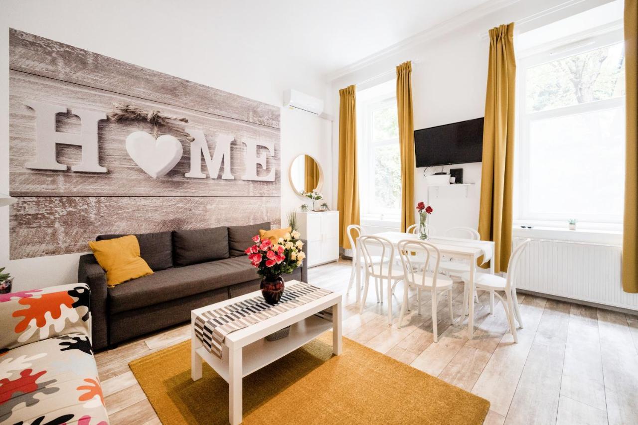 Lavender Apartment บูดาเปสต์ ภายนอก รูปภาพ