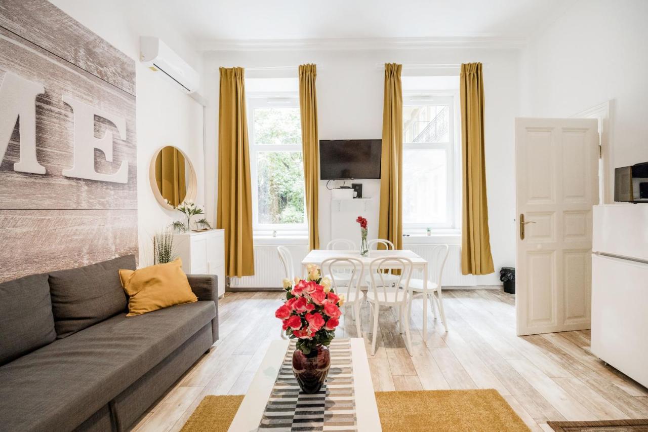 Lavender Apartment บูดาเปสต์ ภายนอก รูปภาพ