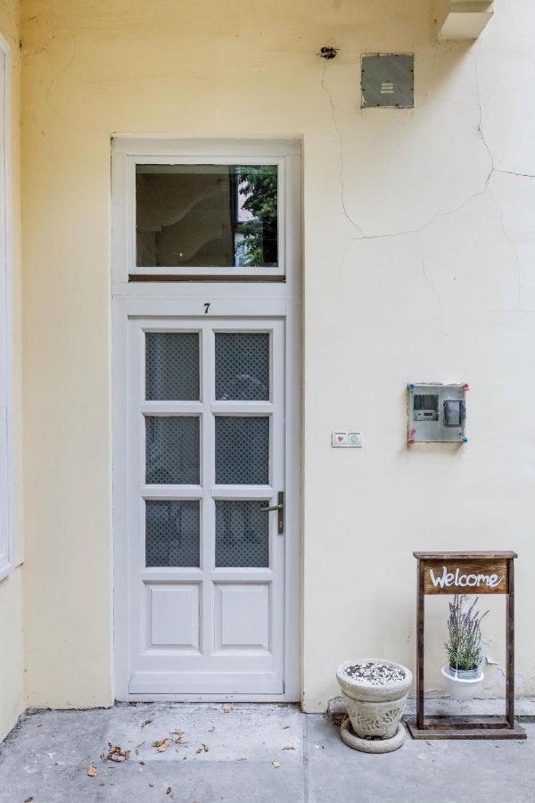 Lavender Apartment บูดาเปสต์ ภายนอก รูปภาพ